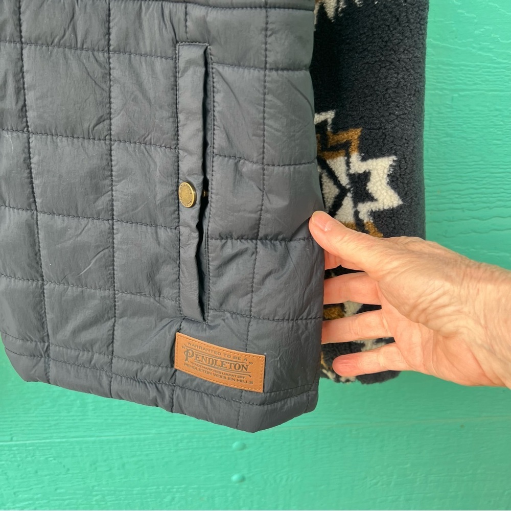 PENDLETON QUILTED TANSY FLEECE HOODED WESTERN PRINT JACKET SIZE LARGE NAVY TAN - Picture 9 of 12
